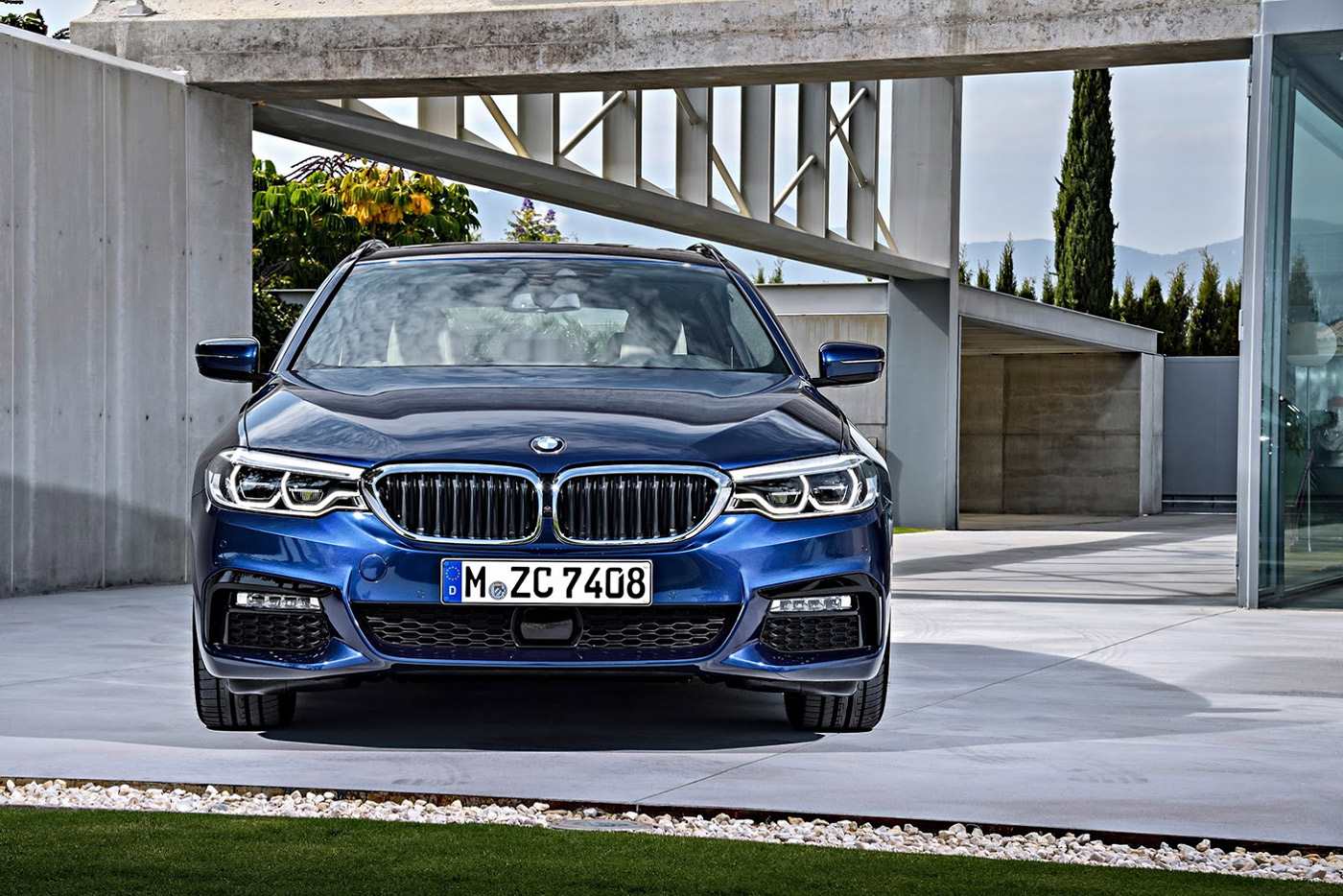 Ảnh chi tiết BMW 5-Series Touring 2017 2018-bmw-5-series-touring-7.jpg