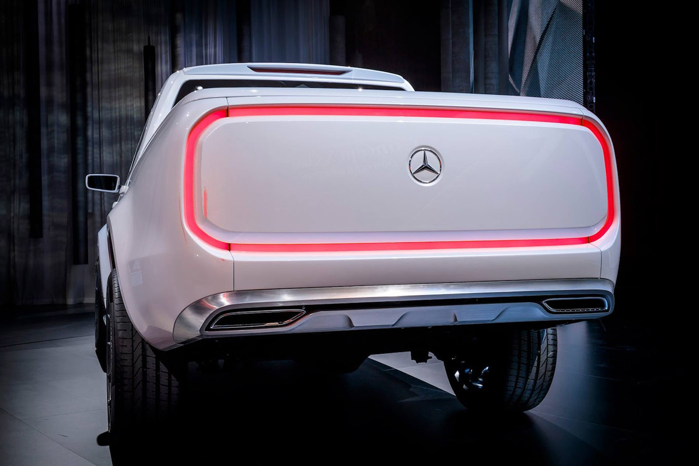 Ảnh chi tiết Mercedes-Benz X-Class Concept mb-xc4.jpg