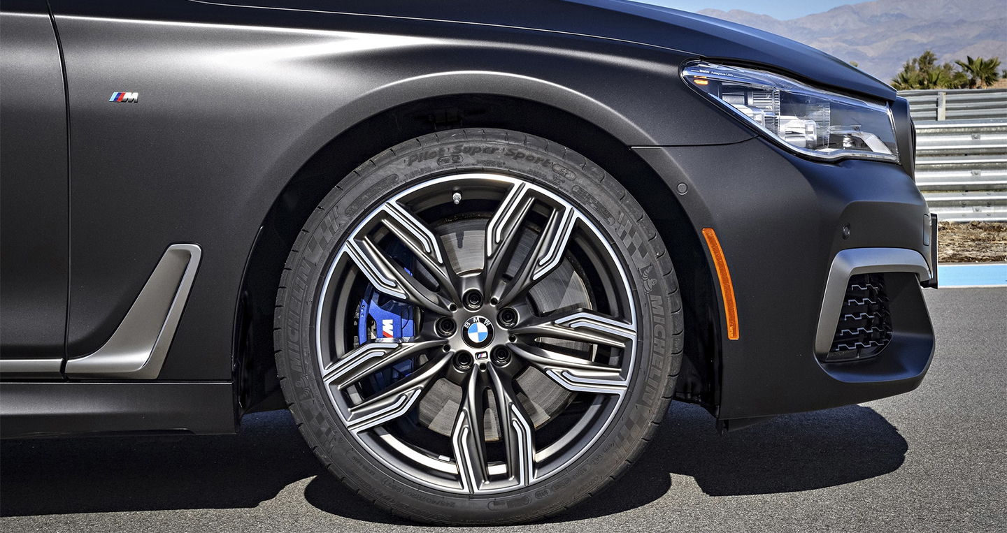 Xem ảnh chi tiết BMW M760i xDrive 2017 2017-bmw-m760li-xdrive-32.jpg