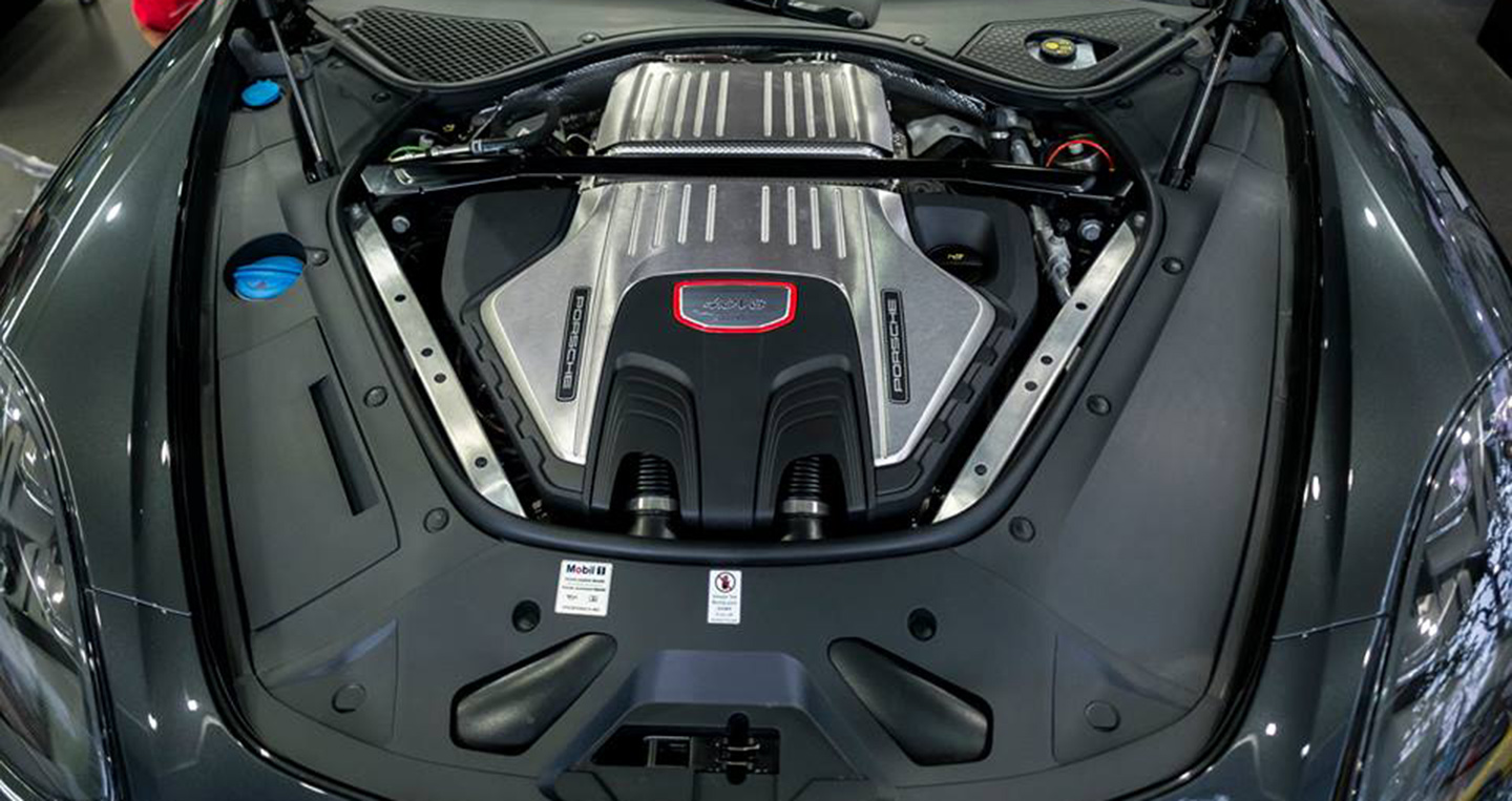 Ảnh chi tiết Porsche Panamera Turbo 2017 giá 12 tỷ trên phố Hà Nội 16649456-577002282495649-2137171085495187753-n.jpg