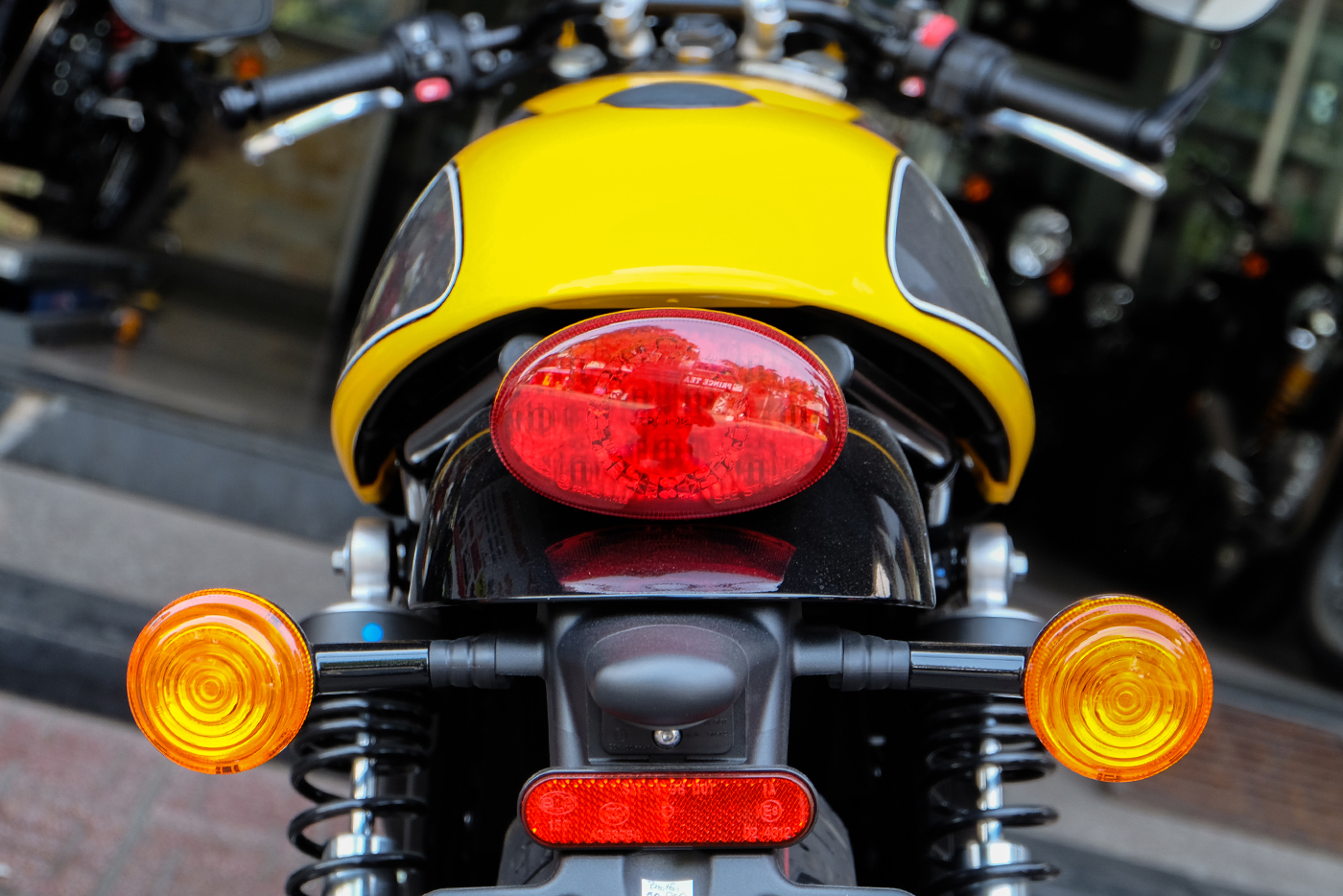 Ảnh chi tiết Triumph Street Cup 2017 giá 450 triệu tại Sài Gòn triumph-street-cup-2017-21.jpg