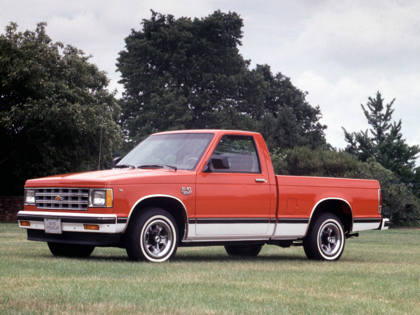 Tìm hiểu lịch sử dòng xe bán tải Chevrolet chevrolet-s10-1982.jpg