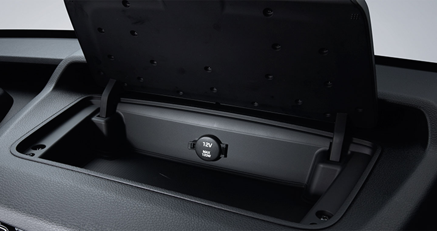 Ảnh chi tiết xe 16 chỗ Hyundai Solati 10-ngan-chua-vat-dung.jpg