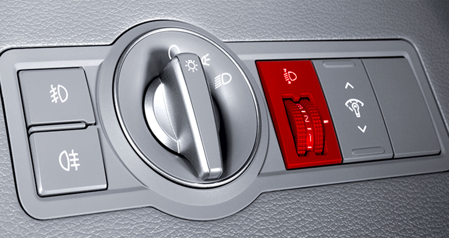 Ảnh chi tiết xe 16 chỗ Hyundai Solati 3cong-tac-den-pha.jpg