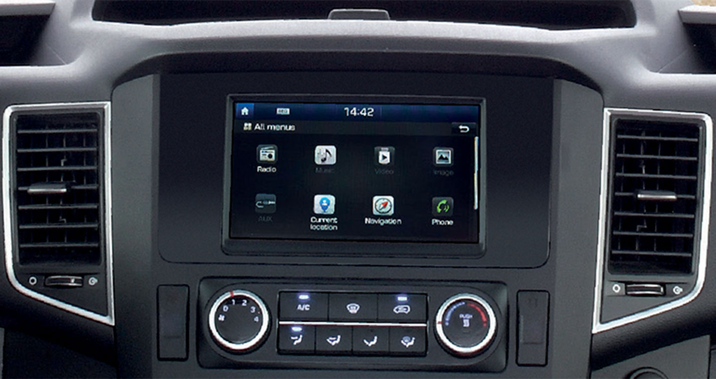 Ảnh chi tiết xe 16 chỗ Hyundai Solati 5dvd.jpg