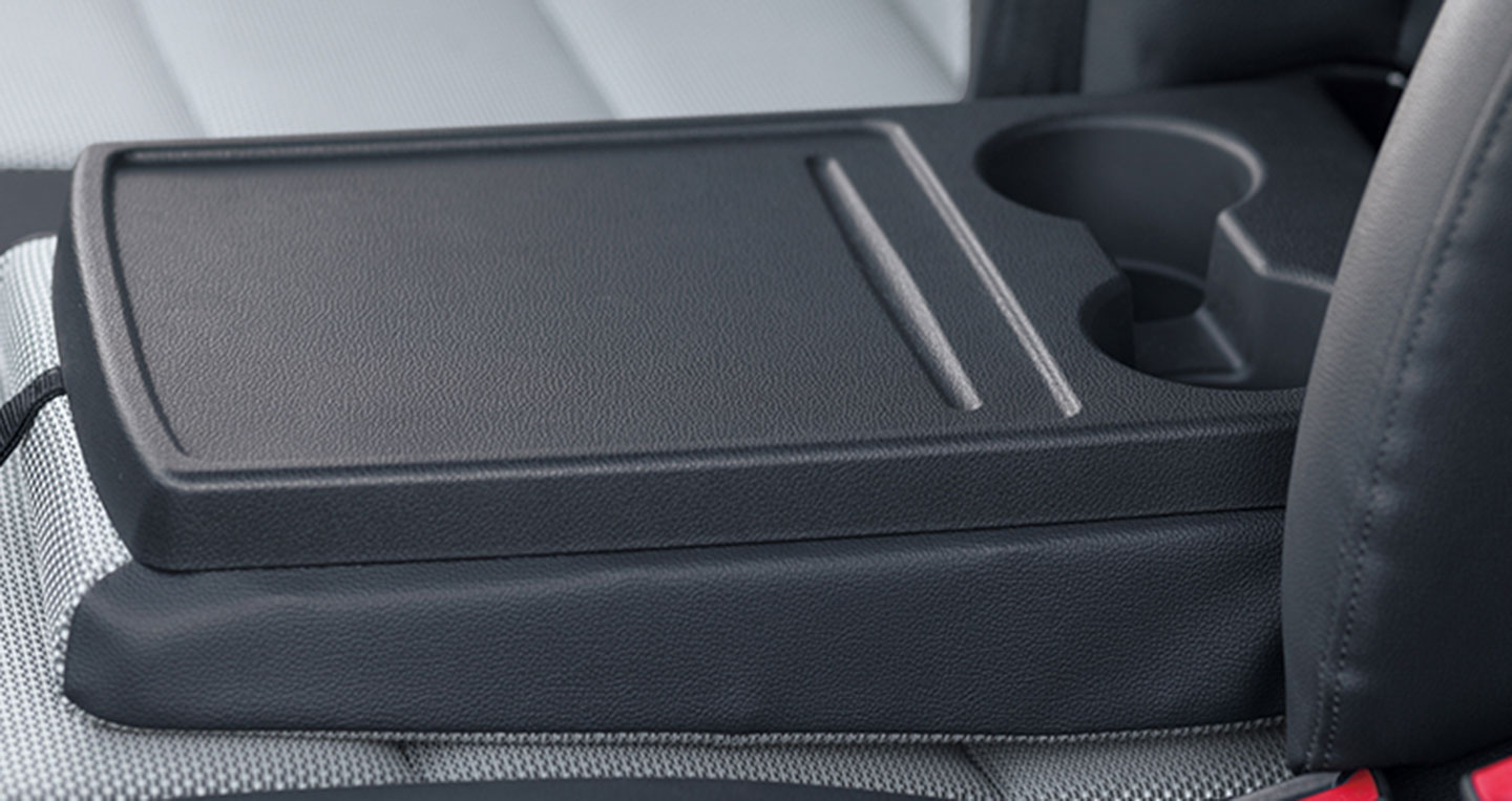 Ảnh chi tiết xe 16 chỗ Hyundai Solati 9-ngan-dung-vat-dung-ghe-hanh-khach.jpg