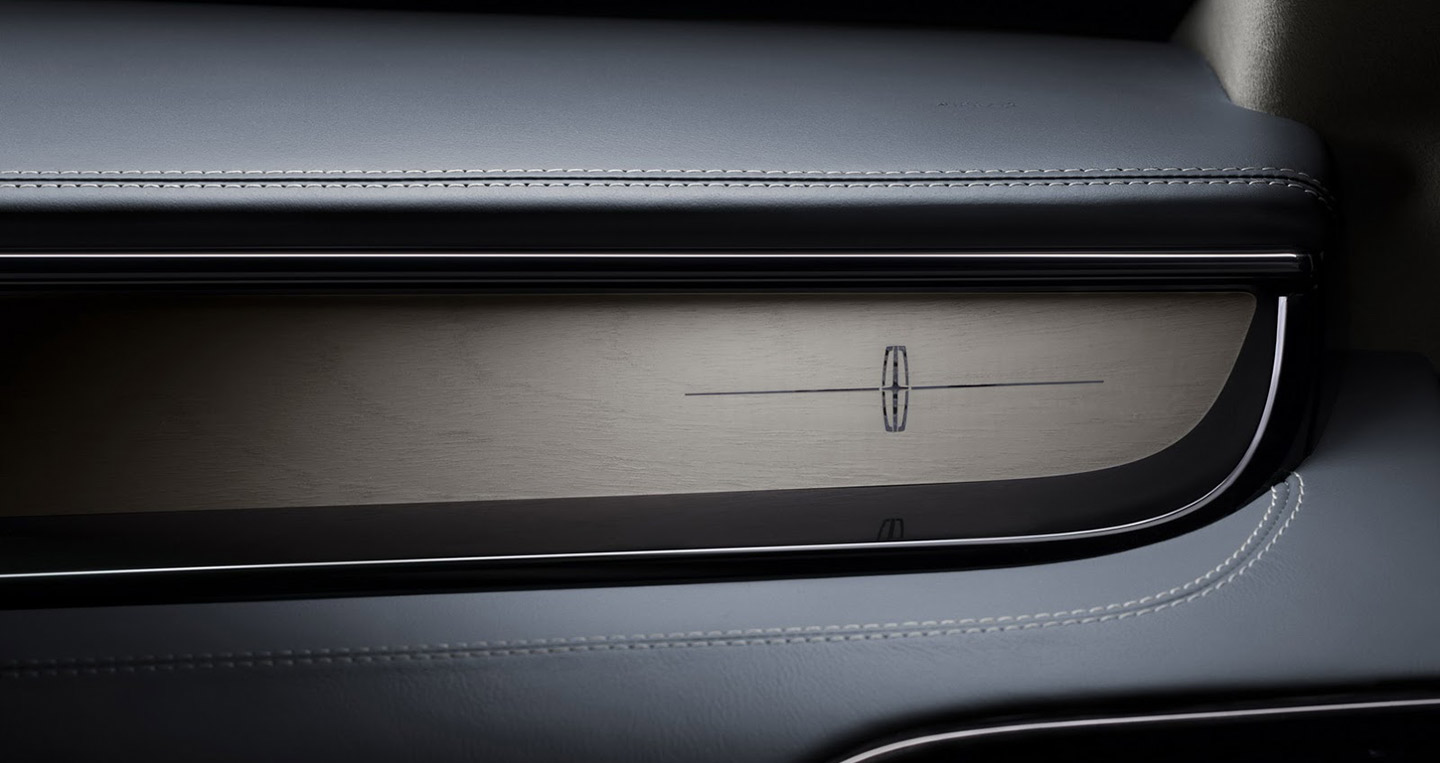 Ảnh chi tiết Lincoln Navigator 2018 2018-lincopln-navigator-21.jpg