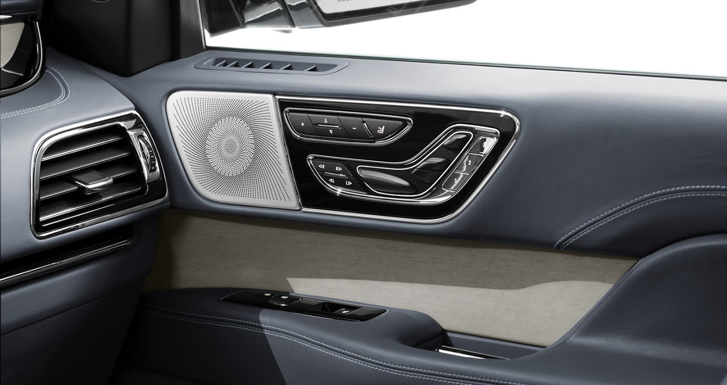 Ảnh chi tiết Lincoln Navigator 2018 2018-lincopln-navigator-31.jpg