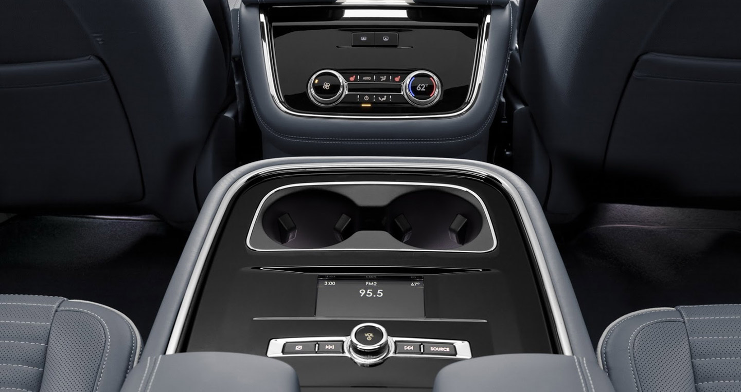 Ảnh chi tiết Lincoln Navigator 2018 2018-lincopln-navigator-40.jpg