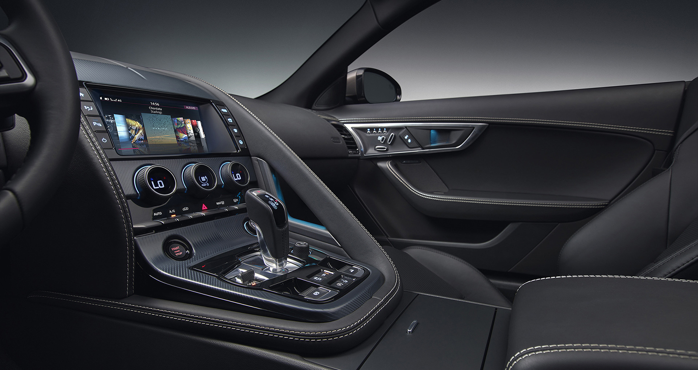 Ảnh chi tiết Jaguar F-Type 2018 2018-jaguar-f-type-15.jpg