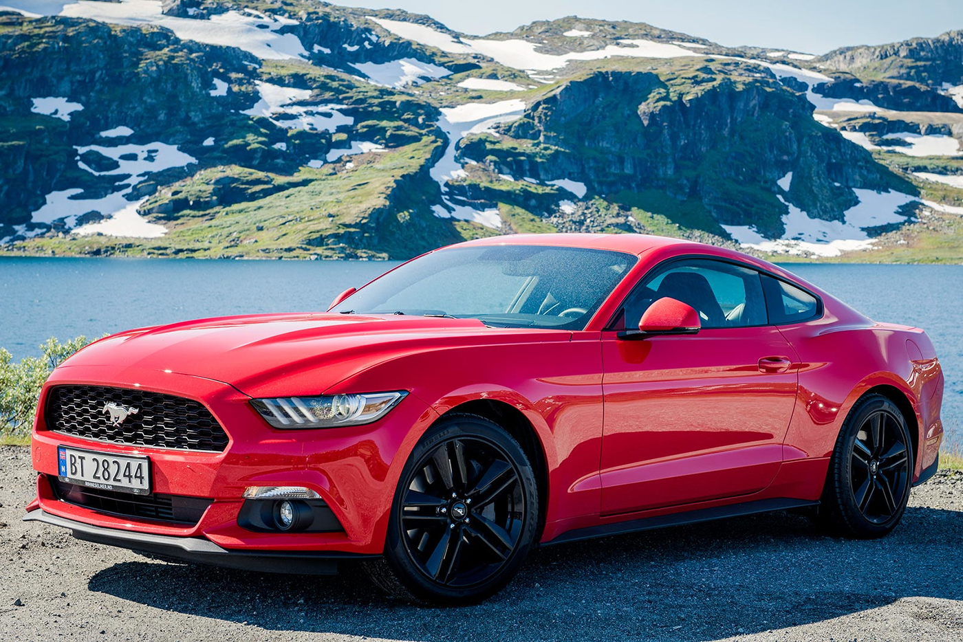 Ford Mustang - Mẫu xe thể thao bán chạy nhất thế giới trong năm 2016