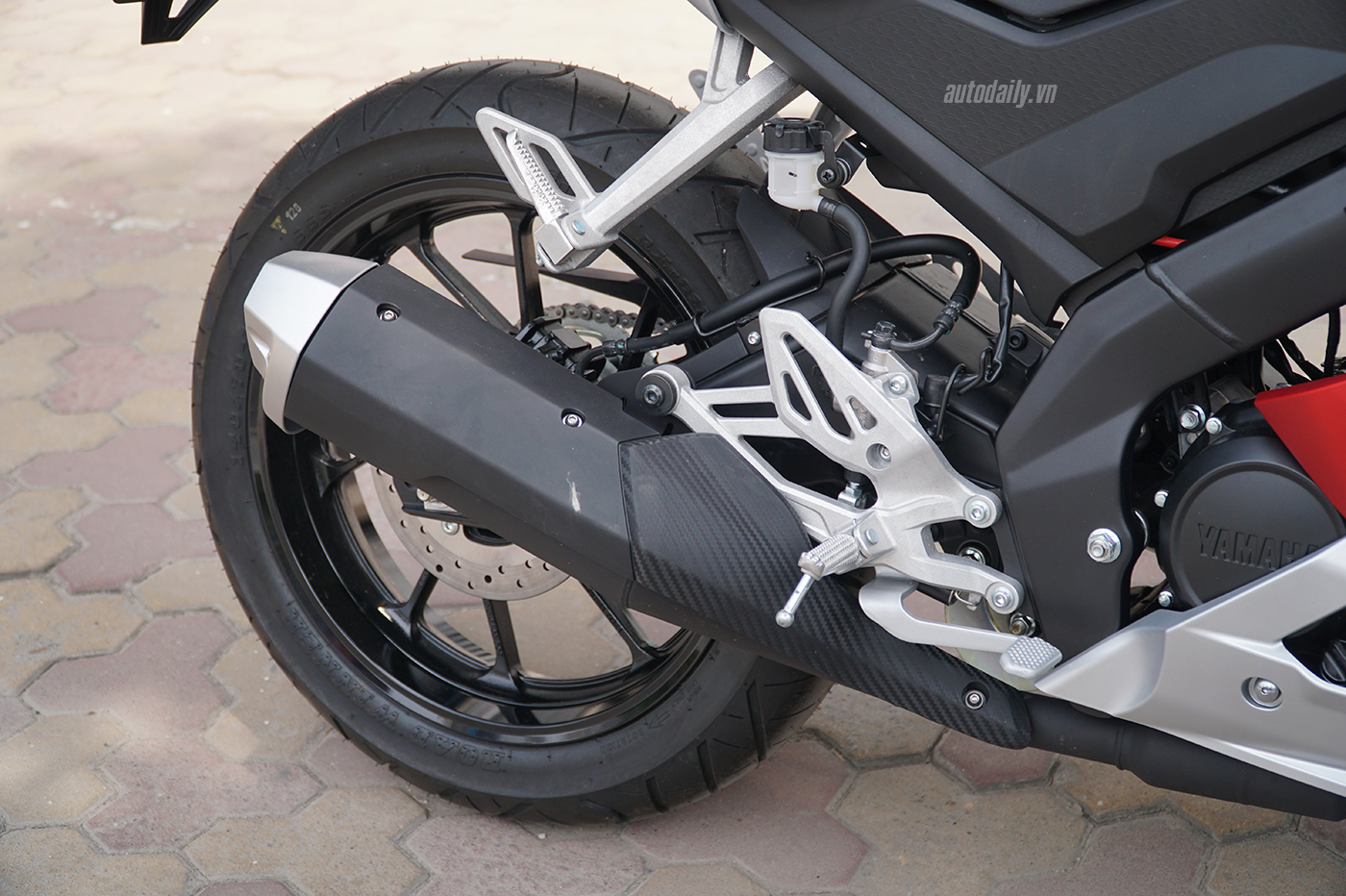 Ảnh chi tiết Yamaha R15 V3.0 2017 giá hơn 110 triệu tại Hà Nội yamaha-r15-2017-1.jpg