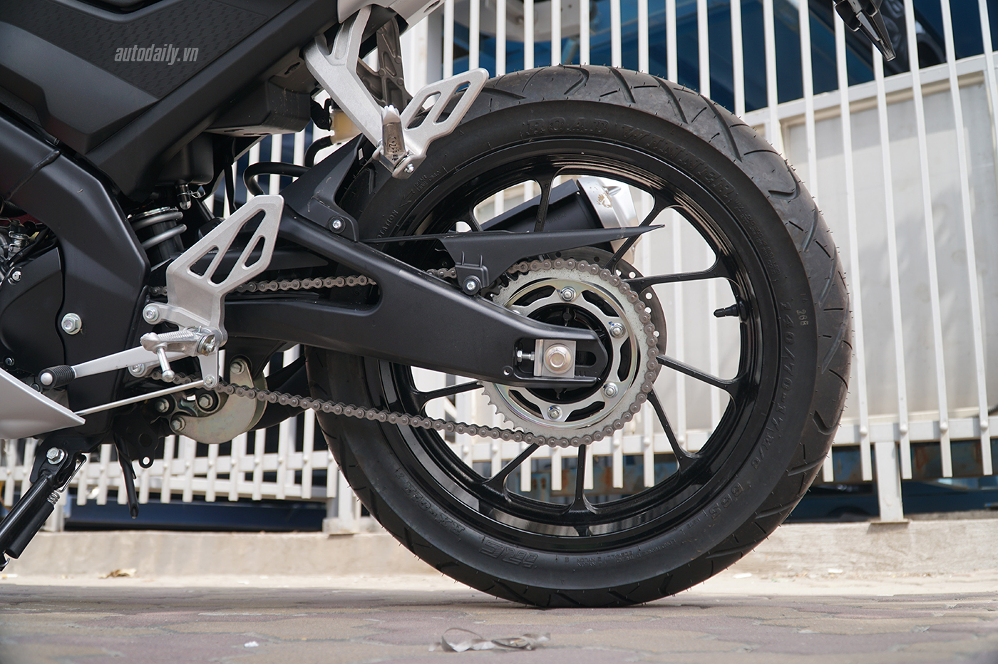 Ảnh chi tiết Yamaha R15 V3.0 2017 giá hơn 110 triệu tại Hà Nội yamaha-r15-2017-12.jpg