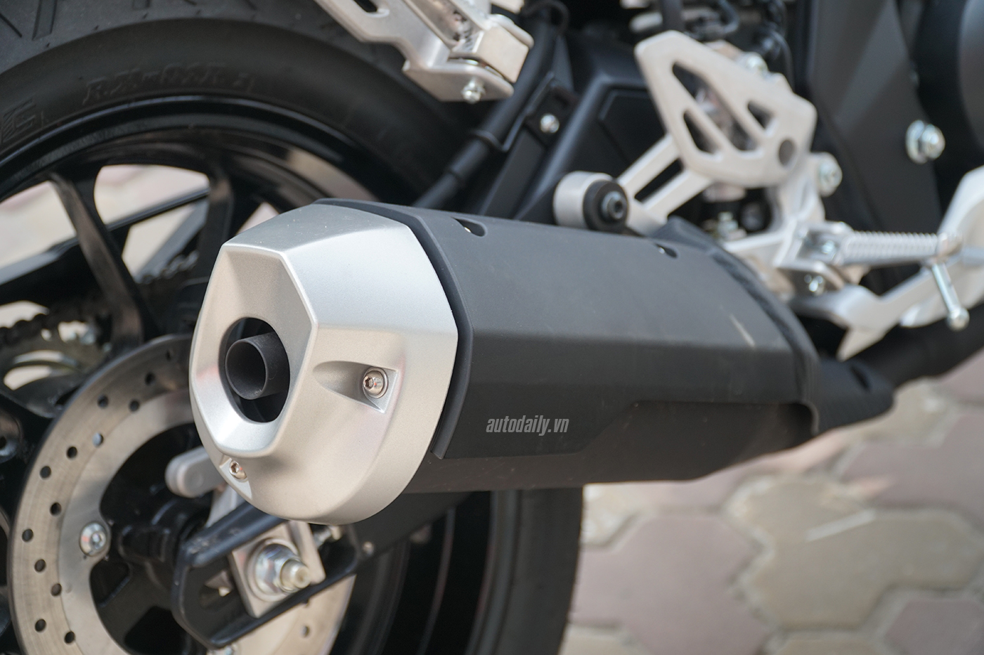 Ảnh chi tiết Yamaha R15 V3.0 2017 giá hơn 110 triệu tại Hà Nội yamaha-r15-2017-15.jpg