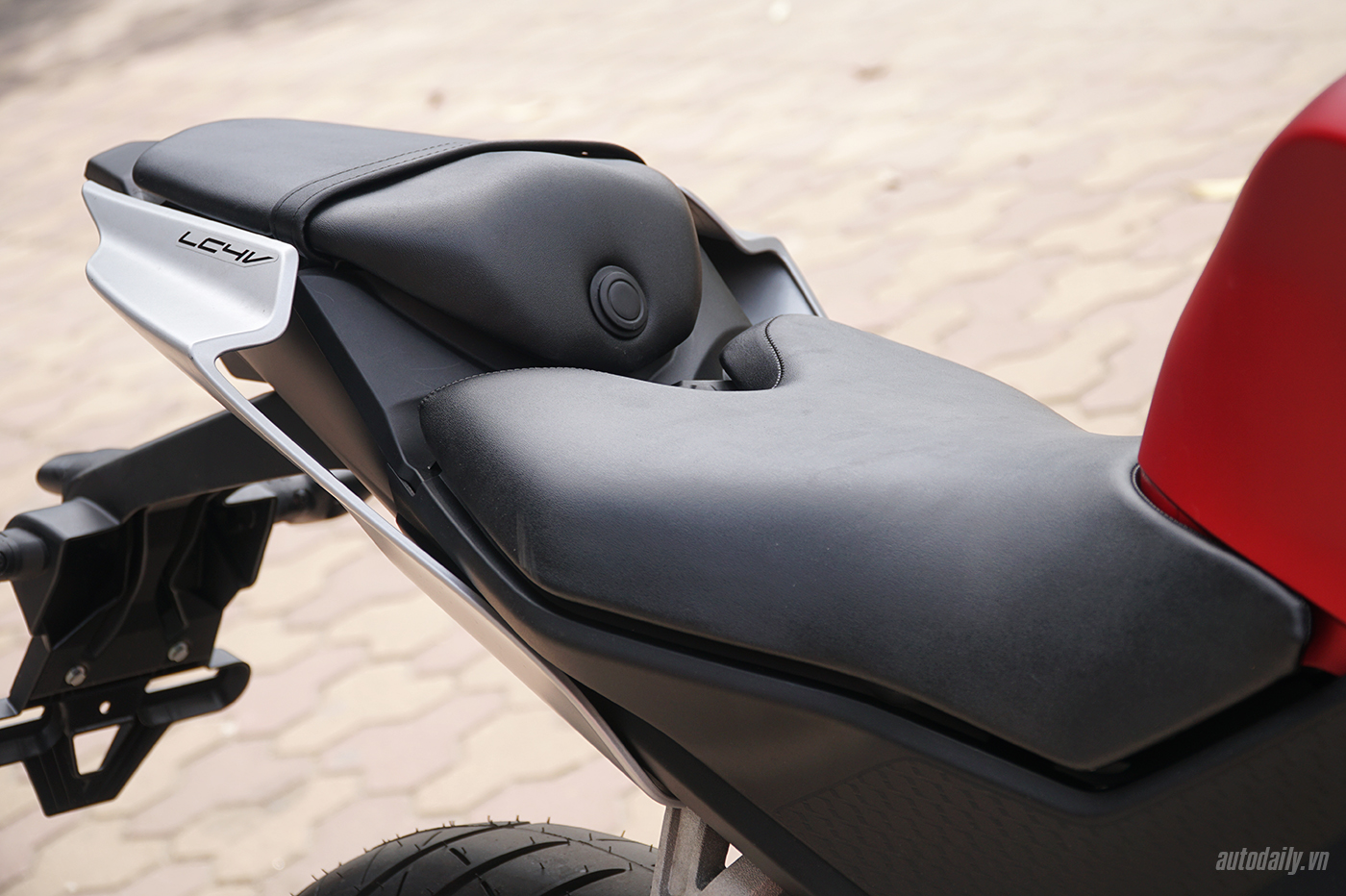 Ảnh chi tiết Yamaha R15 V3.0 2017 giá hơn 110 triệu tại Hà Nội yamaha-r15-2017-17.jpg