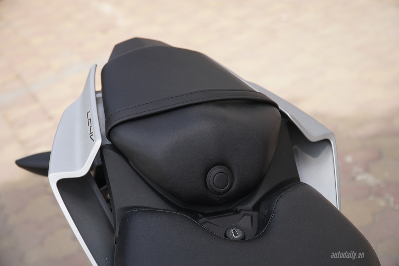 Ảnh chi tiết Yamaha R15 V3.0 2017 giá hơn 110 triệu tại Hà Nội yamaha-r15-2017-31.jpg