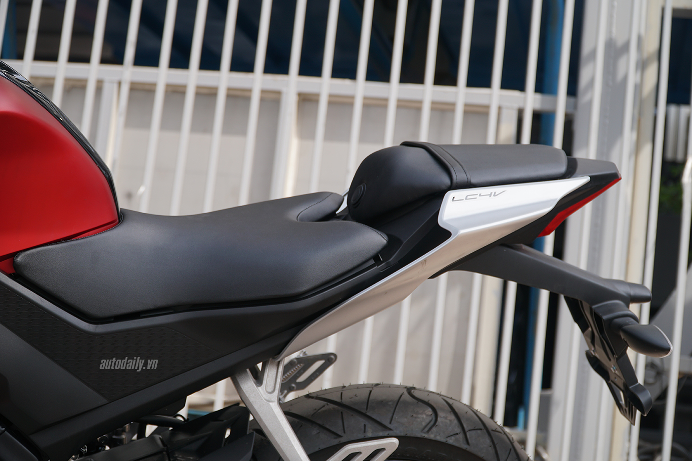 Ảnh chi tiết Yamaha R15 V3.0 2017 giá hơn 110 triệu tại Hà Nội yamaha-r15-2017-7.jpg