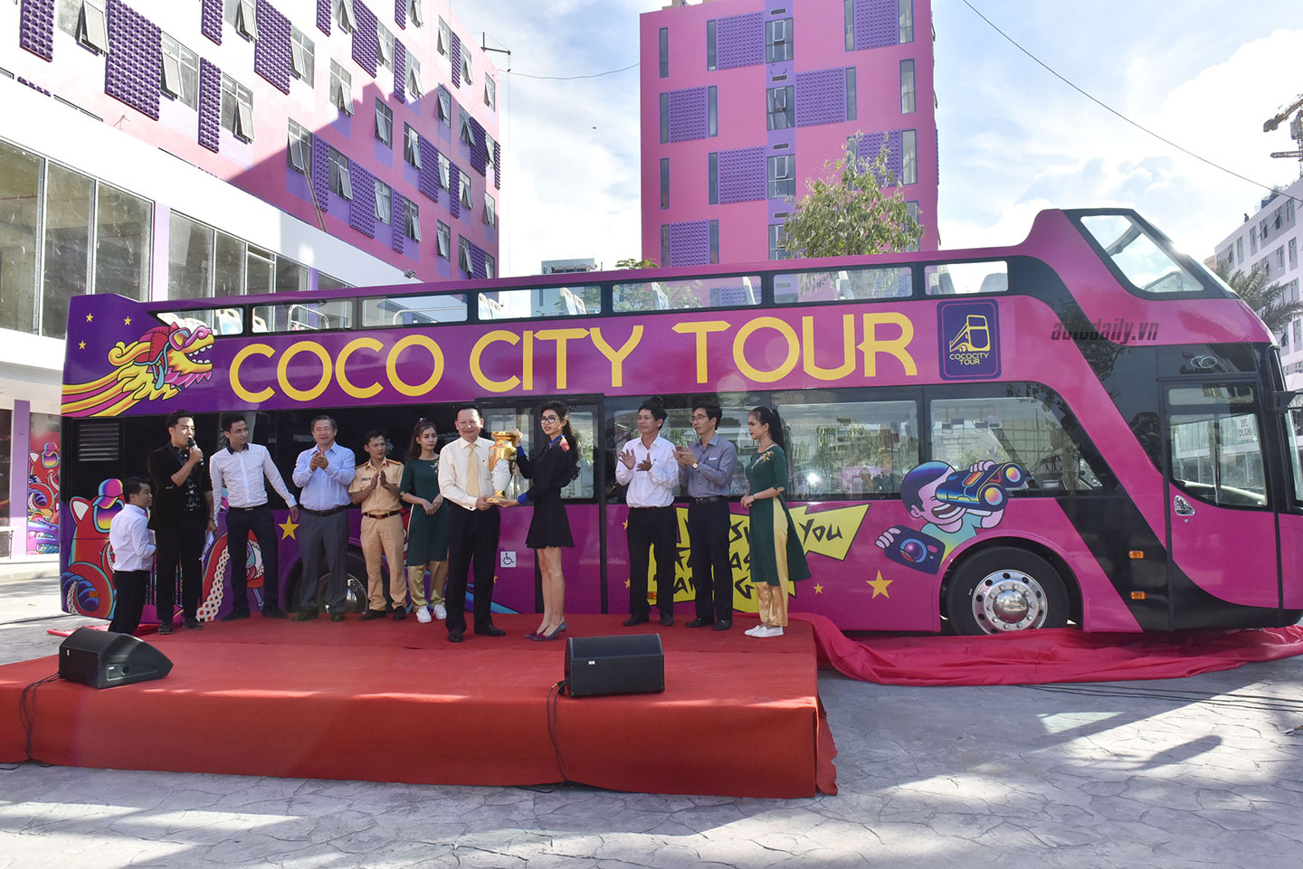 Ảnh sự kiện Thaco bàn giao bus 2 tầng tại Đà Nẵng coco-bus-thaco-12.jpg