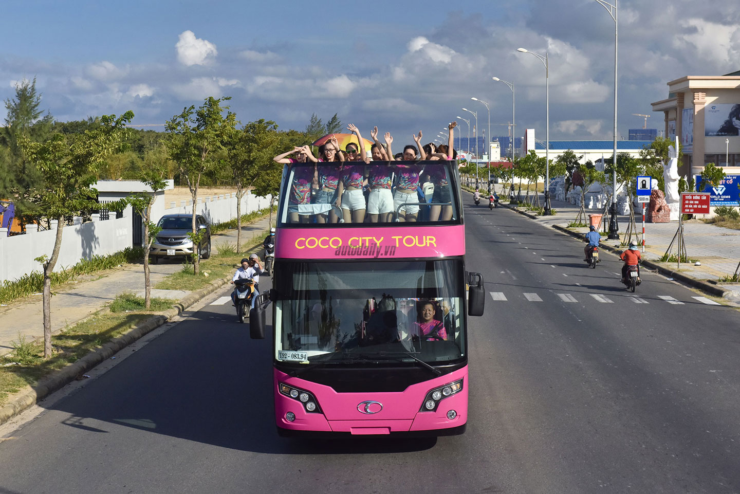 Ảnh sự kiện Thaco bàn giao bus 2 tầng tại Đà Nẵng coco-bus-thaco-13.jpg