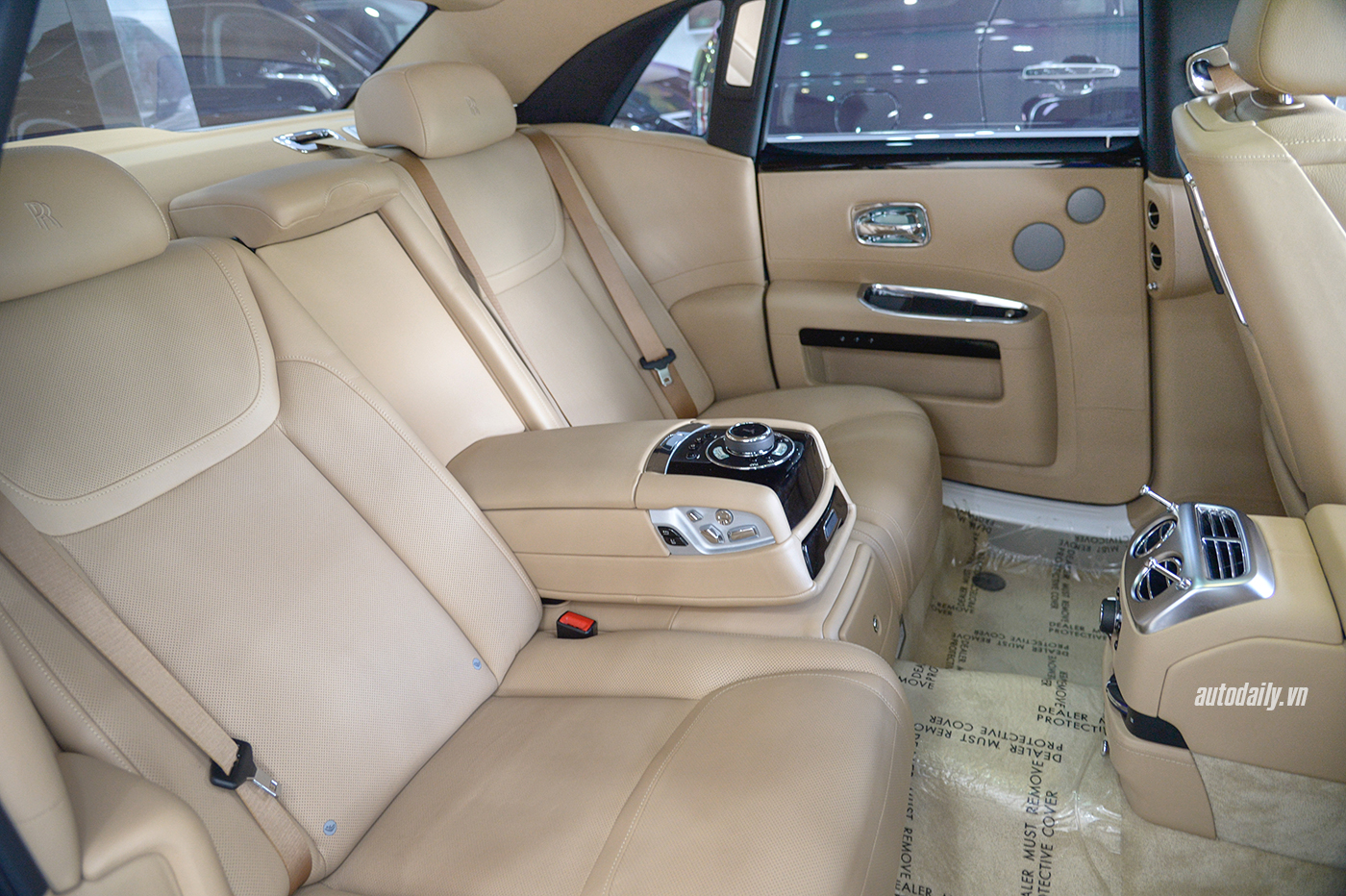 Ảnh chi tiết Rolls-Royce Ghost Series II giá 25 tỷ tại Hà Nội rolls-royce-ghost-10.jpg