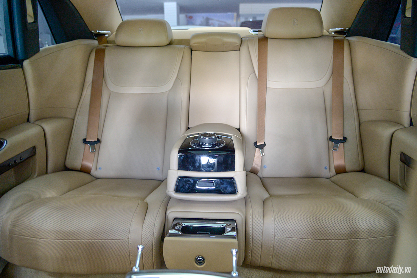 Ảnh chi tiết Rolls-Royce Ghost Series II giá 25 tỷ tại Hà Nội rolls-royce-ghost-17.jpg