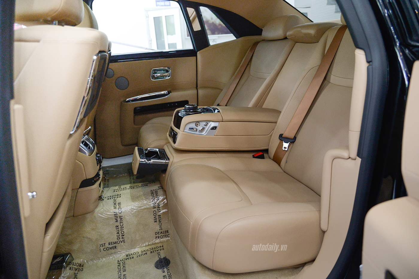 Ảnh chi tiết Rolls-Royce Ghost Series II giá 25 tỷ tại Hà Nội rolls-royce-ghost-28.jpg