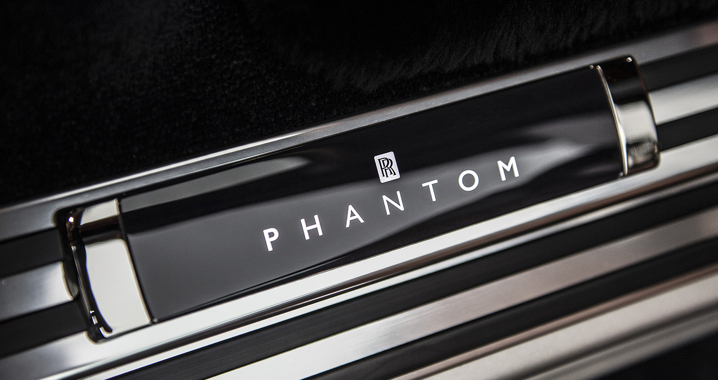 Ngắm kĩ siêu phẩm Rolls-Royce Phantom 2018 vừa ra mắt	 P2 62-2018-rolls-royce-phantom-1.jpg
