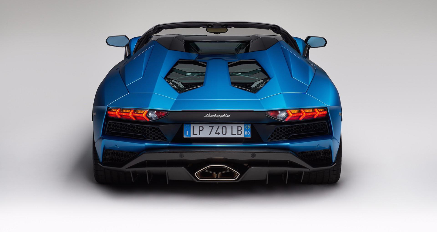 Lamborghini Aventador S Roadster chính thức lộ diện, giá từ  USD