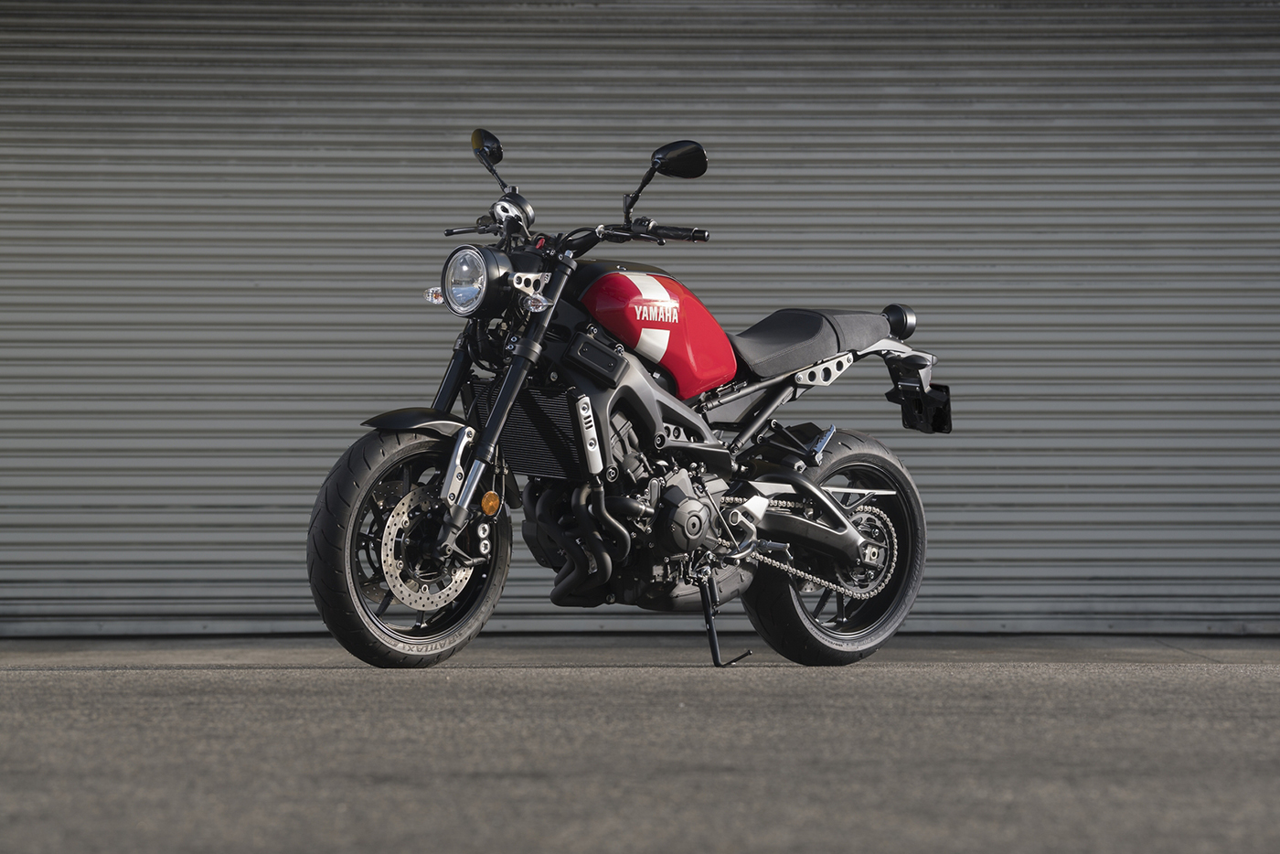 Yamaha XSR900 ABS 2018: Naked-bike cổ điển xen lẫn hiện đại