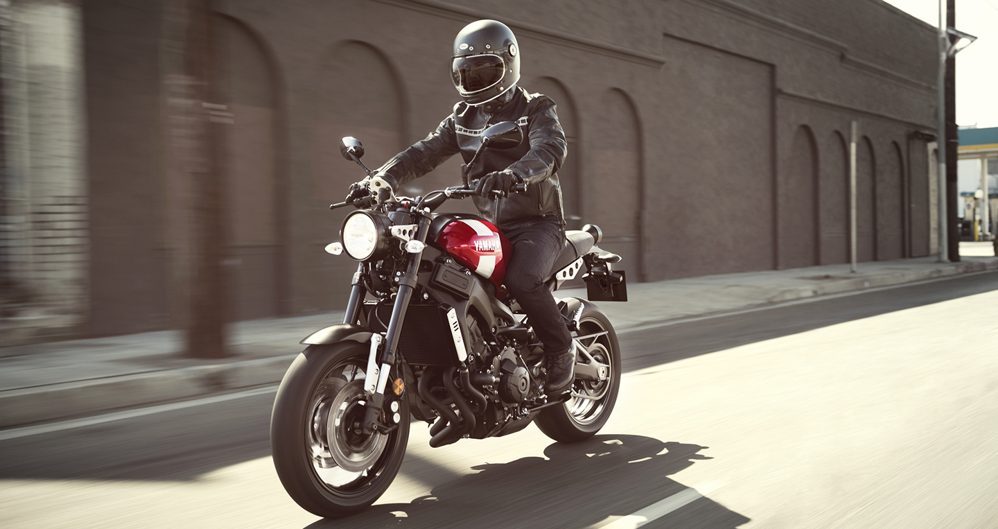 Yamaha XSR900 ABS 2018: Naked-bike cổ điển xe lẫn hiện đại 