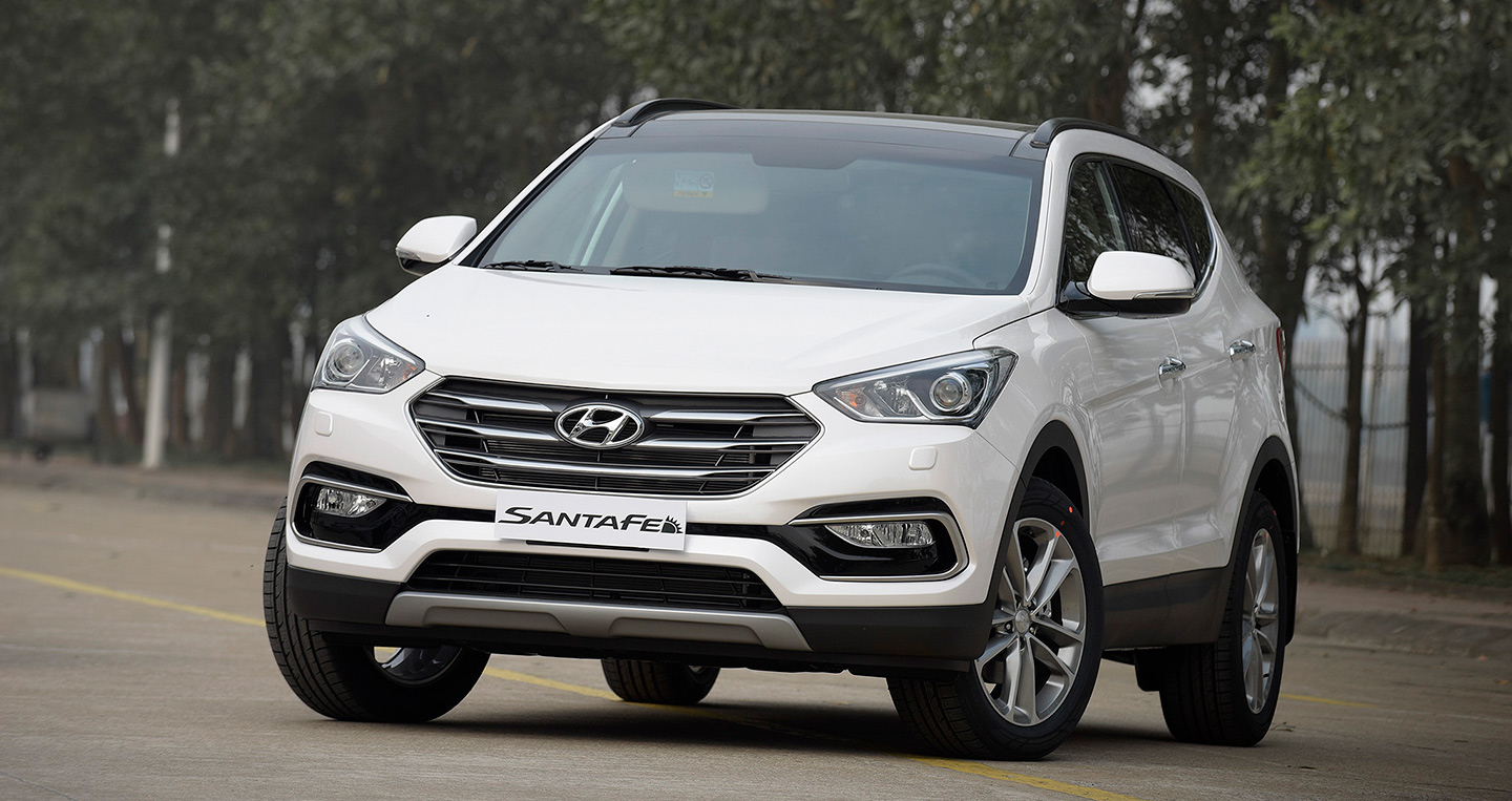 Hyundai SantaFe 2017 giảm giá "sốc", lên đến 230 triệu đồng