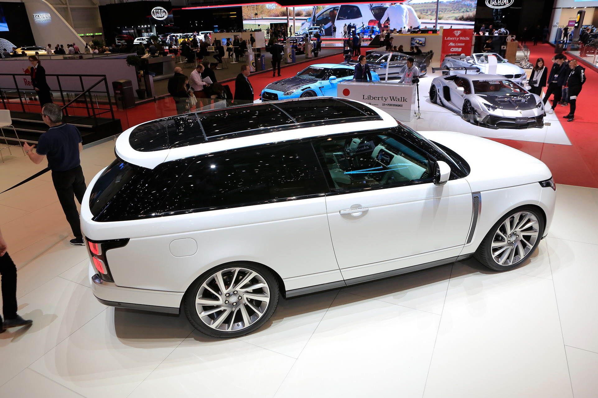 Ảnh chi tiết Range Rover SV Coupe range-rover-sv-coupe-14.jpg