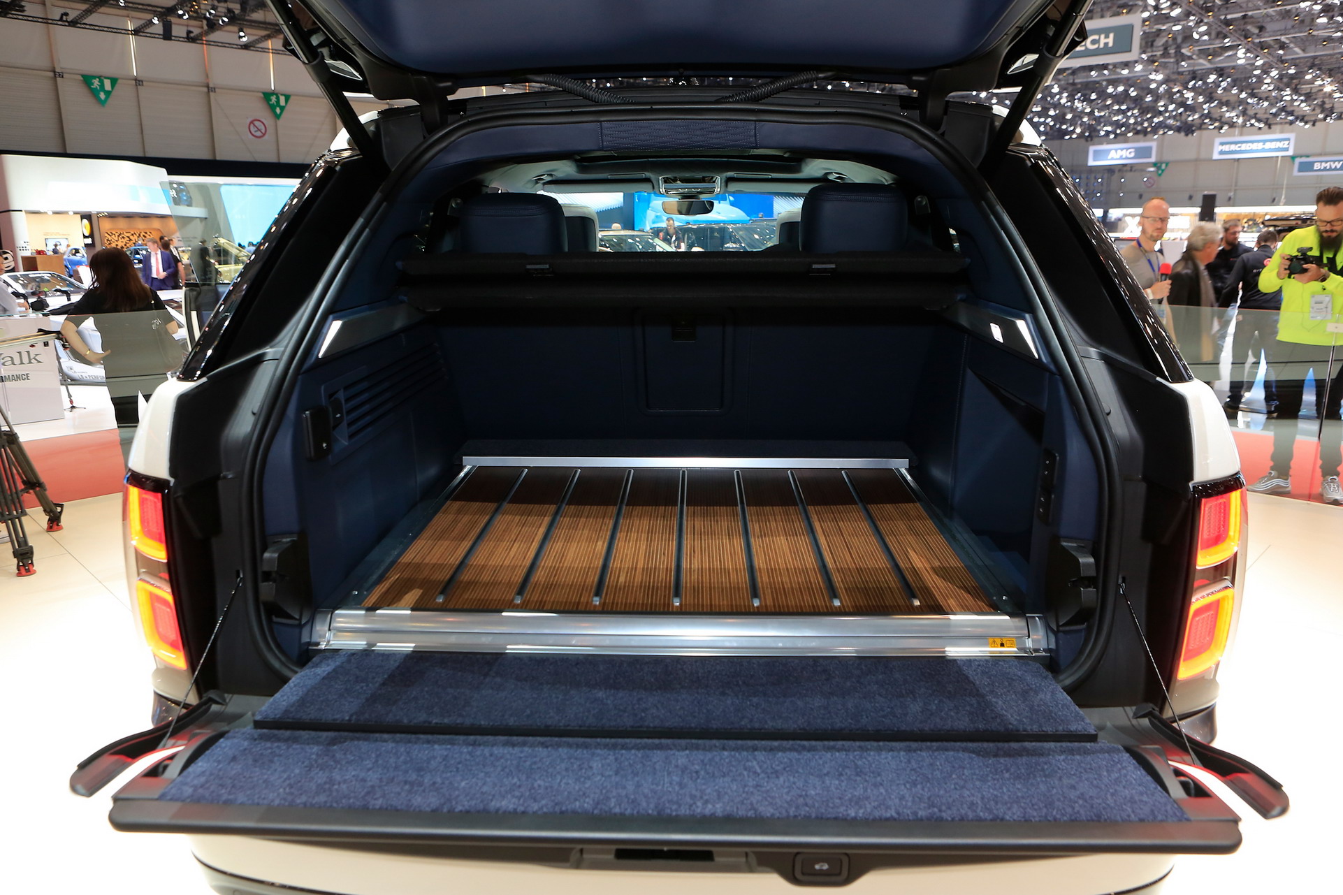 Ảnh chi tiết Range Rover SV Coupe range-rover-sv-coupe-15.jpg