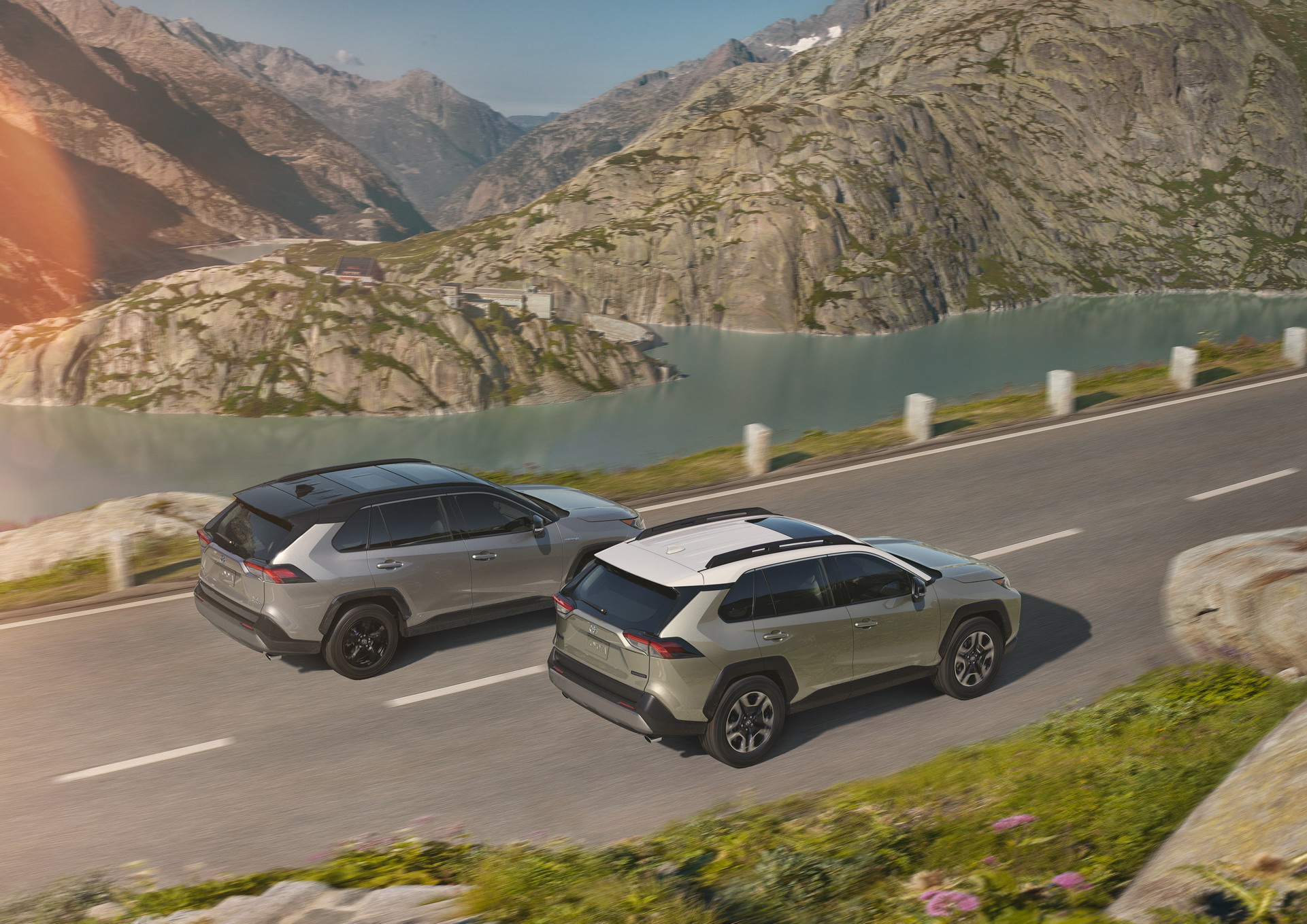 Ảnh chi tiết Toyota RAV4 2019 2019-toyota-rav4-18.jpg