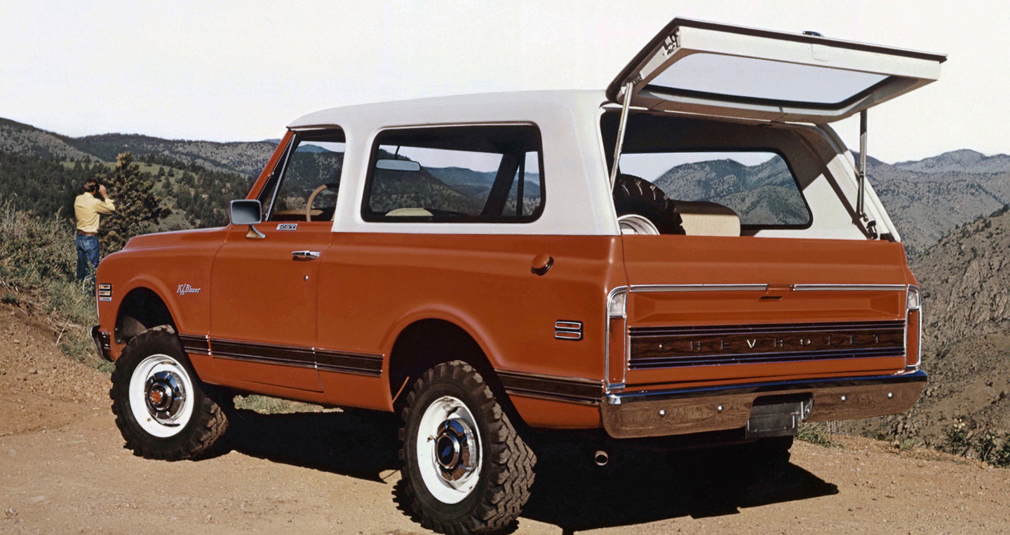 Discover the history of Chevrolet's SUV line 1971-chevrolet-k5-blazer-c2016-0037.jpg