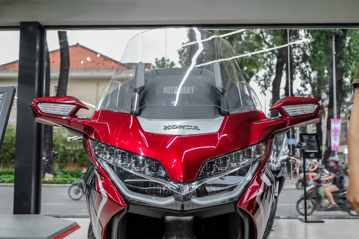 Xem thêm ảnh Honda Gold Wing 2018 honda-goldwing-2018-4.jpg