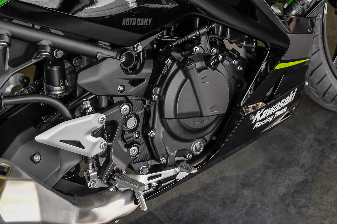 Ảnh chi tiết Kawasaki Ninja 250 2018 kawasaki-ninja-250-2018-6.jpg