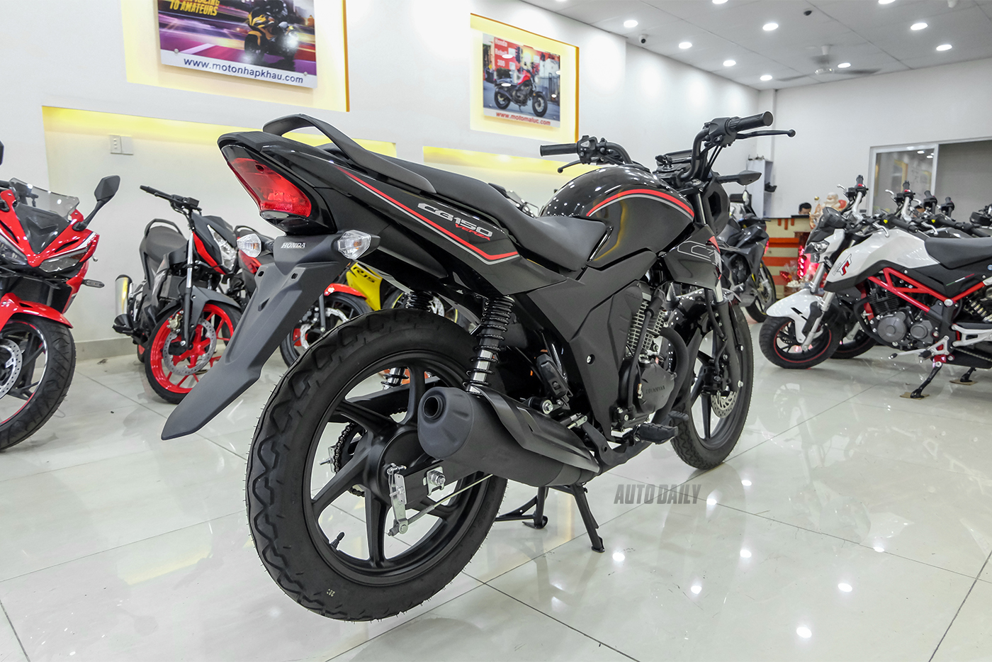 Honda CB150 Verza 2018 đầu tiên về Việt Nam có giá hơn 40 triệu đồng
