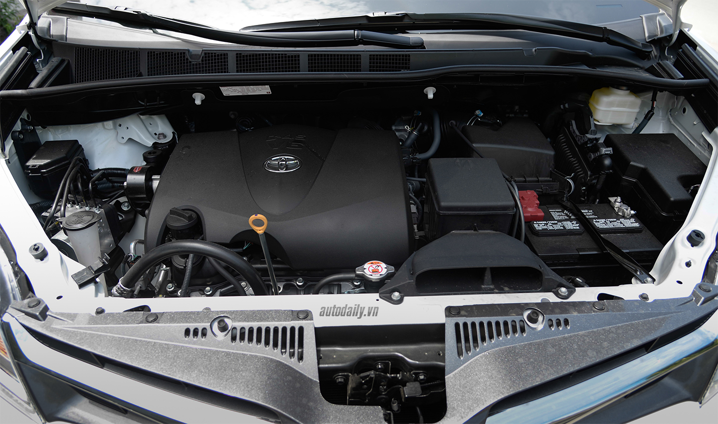 Chi tiết nội thất Toyota Sienna Limited 2018 toyota-noi-that-1.jpg