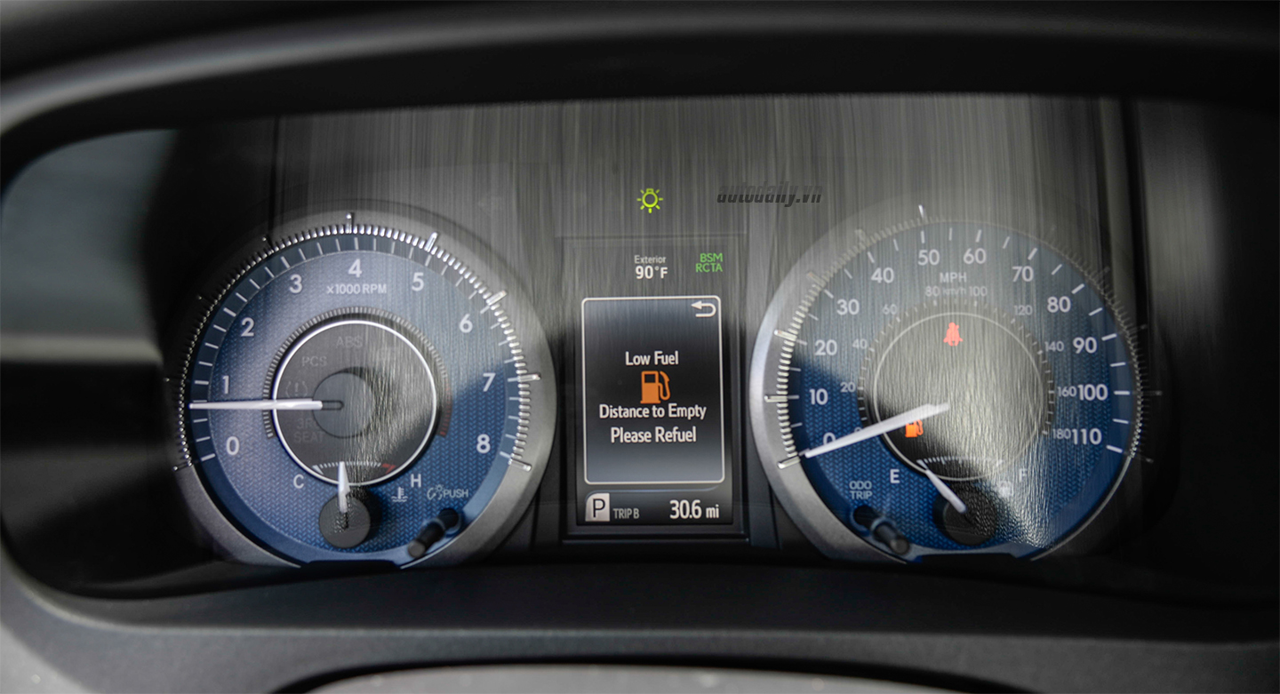 Chi tiết nội thất Toyota Sienna Limited 2018 toyota-noi-that-23.jpg