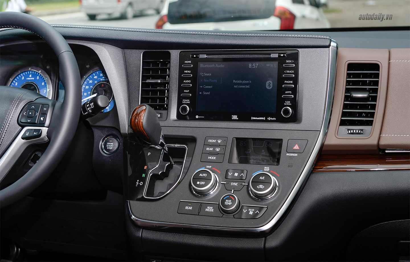 Chi tiết nội thất Toyota Sienna Limited 2018 toyota-noi-that-9.jpg