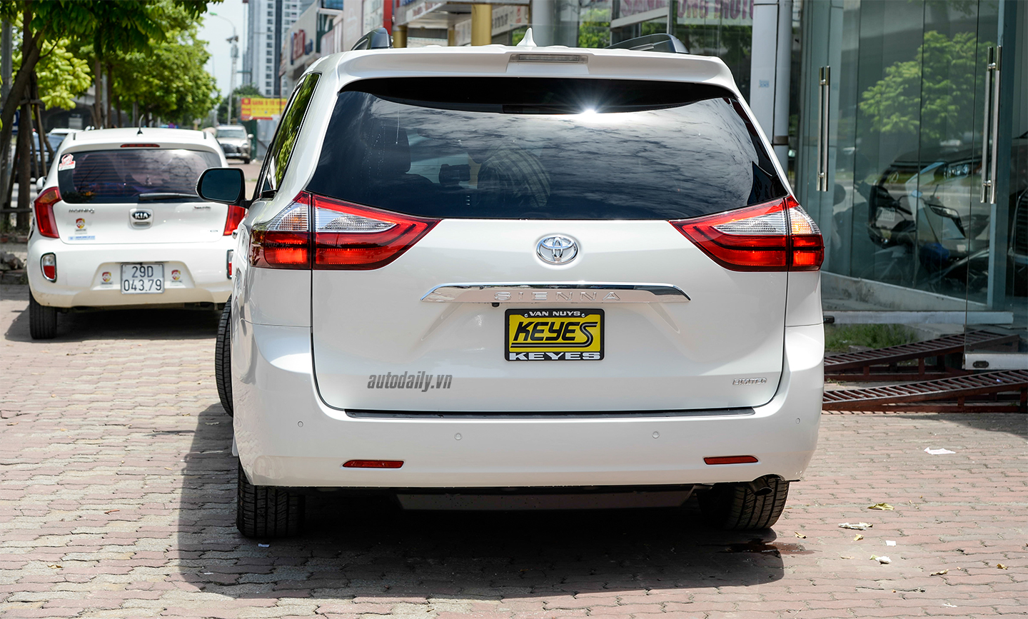 Ảnh chi tiết Toyota Sienna Limited 2018 toyota-sienna-ngoai-that-1.jpg