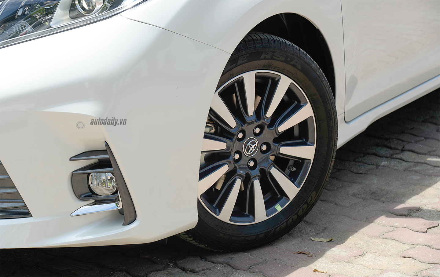 Ảnh chi tiết Toyota Sienna Limited 2018 toyota-sienna-ngoai-that-18.jpg