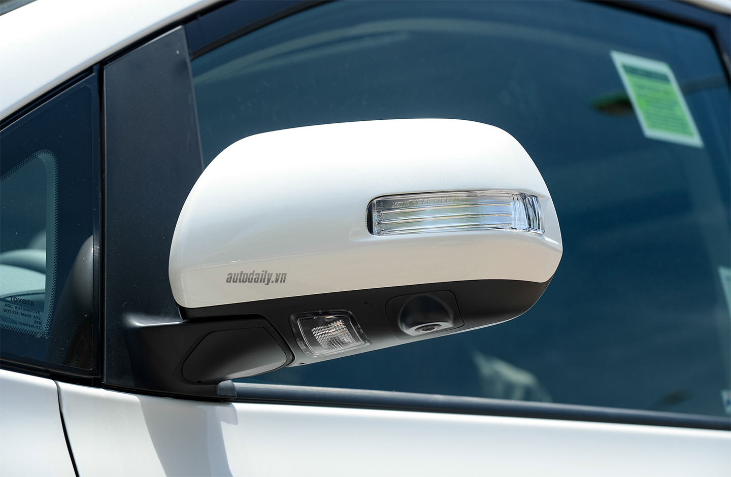 Ảnh chi tiết Toyota Sienna Limited 2018 toyota-sienna-ngoai-that-19.jpg