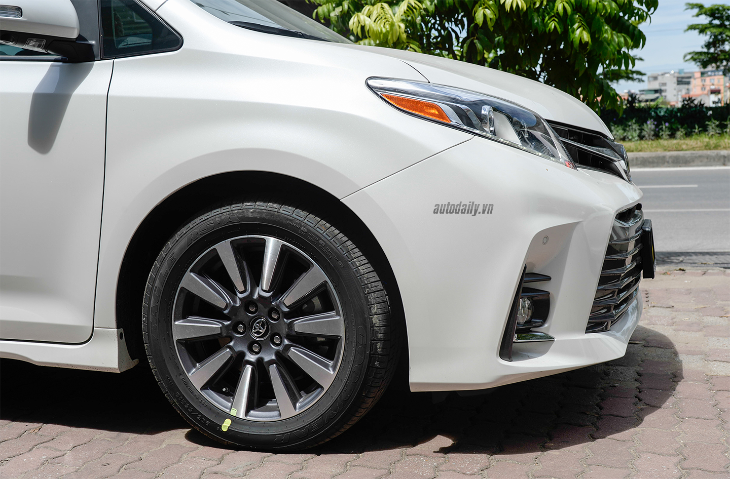 Ảnh chi tiết Toyota Sienna Limited 2018 toyota-sienna-ngoai-that-2.jpg