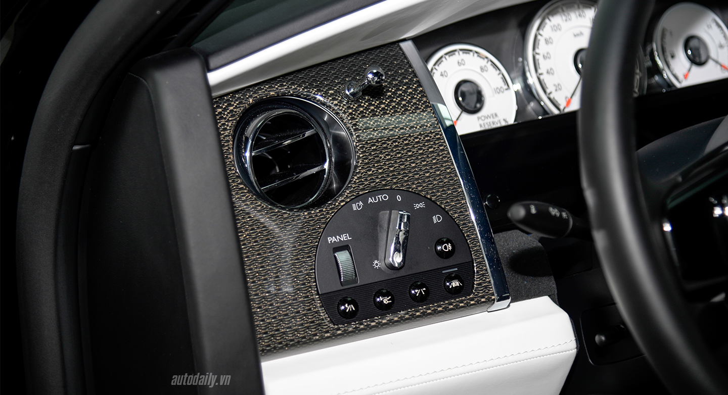 Ảnh chi tiết Rolls-Royce Ghost Black Badge độc nhất Việt Nam rolls-royce-ghost-26.jpg