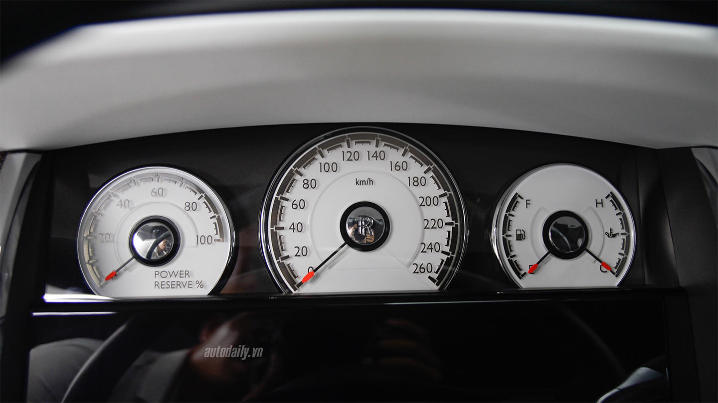 Ảnh chi tiết Rolls-Royce Ghost Black Badge độc nhất Việt Nam rolls-royce-ghost-27.jpg