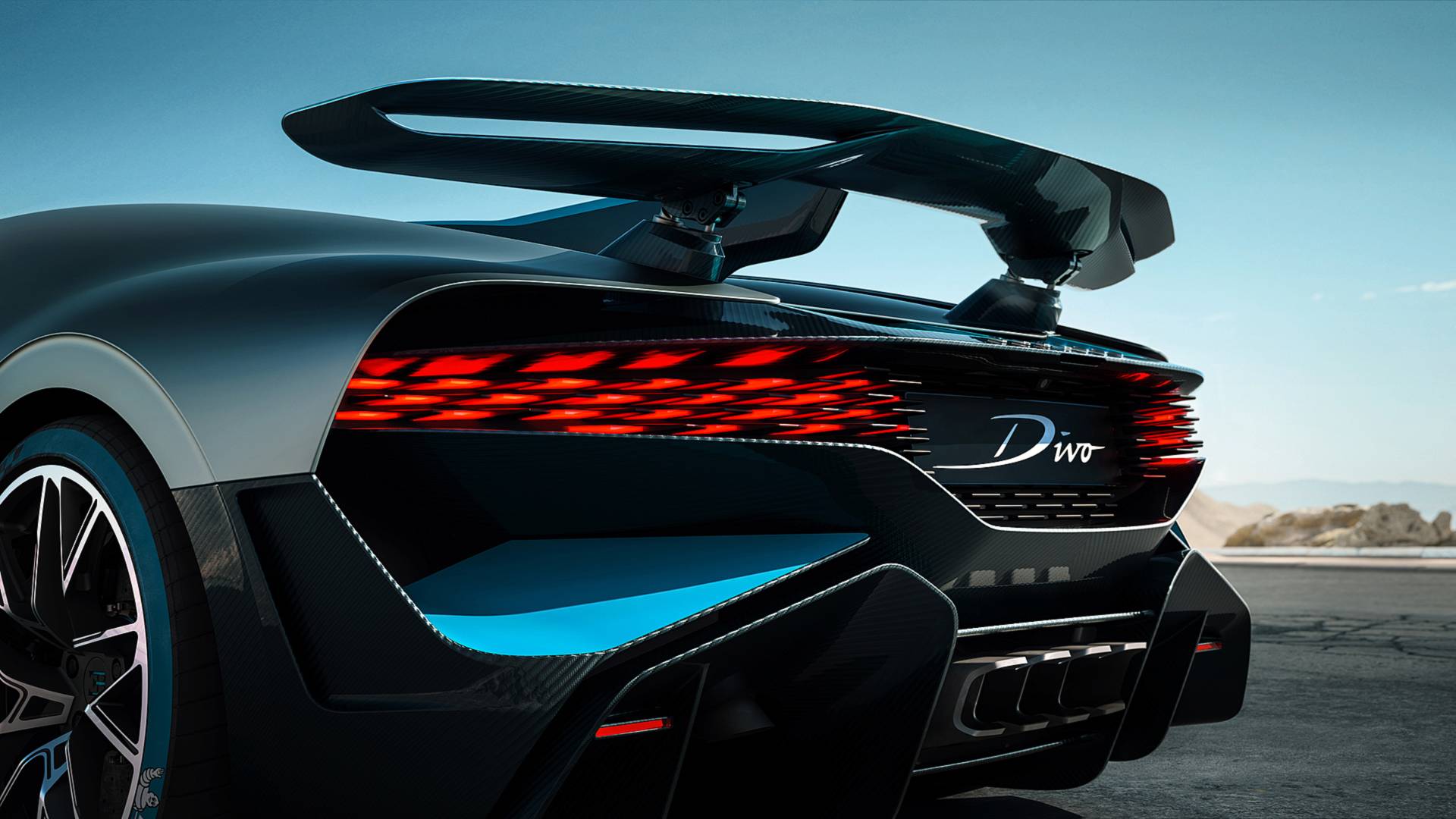 Bugatti Divo sản xuất 40 chiếc, giá 5,8 triệu USD đã cháy hàng