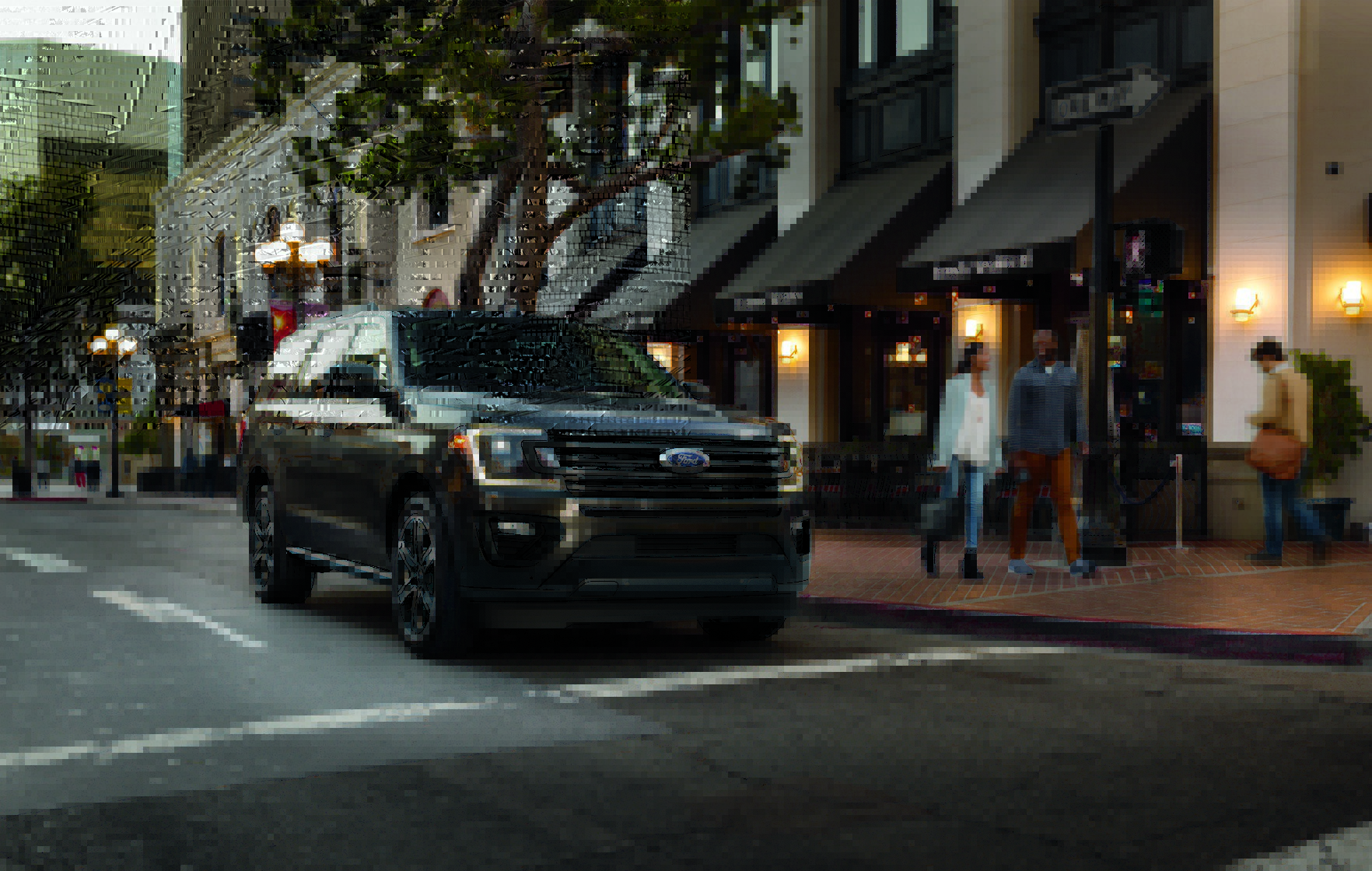 2019-ford-expedition-stealth-edition-black.jpg