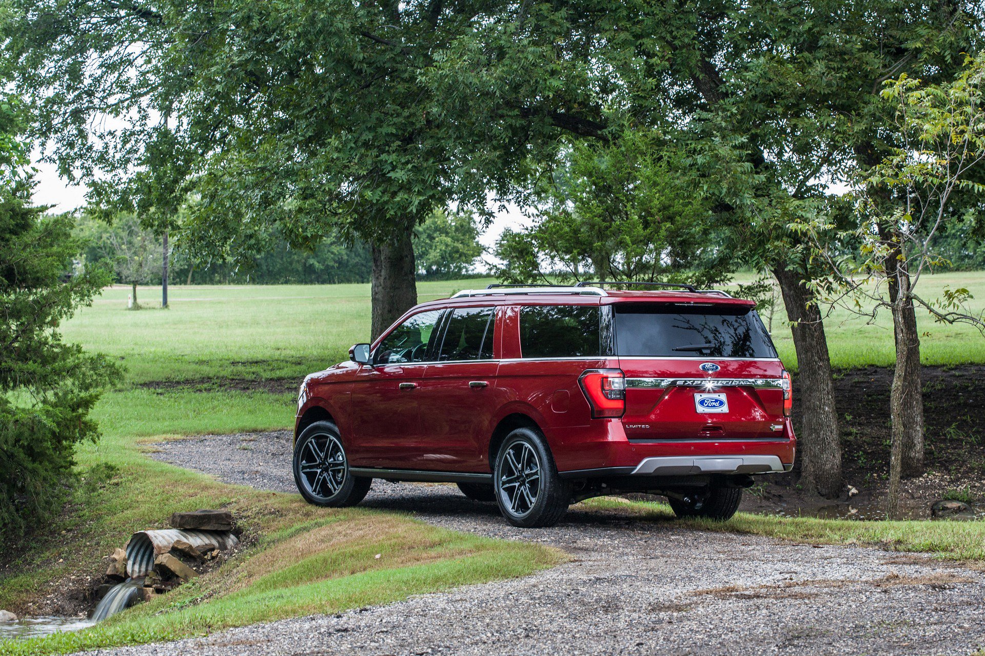 2019-ford-expedition-texas-edition-2.jpg